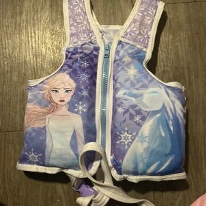 Barely use once FROZEN DISNEY life jacket
